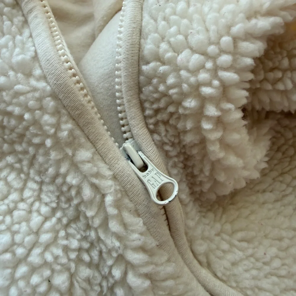 Baby GAP Sherpa Footie Bear One piece Hooded Soft Cream 6-12 months